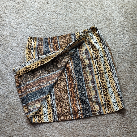 Vintage Animal Print Women's Skirt - Picture 3 of 7